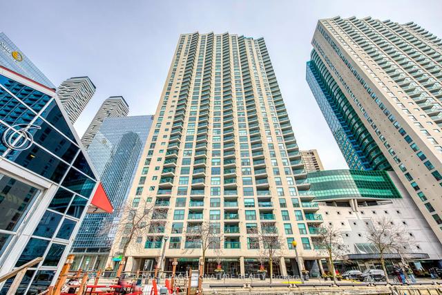 2207 - 77 Harbour Sq, Condo with 2 bedrooms, 2 bathrooms and 1 parking in Toronto ON | Image 12