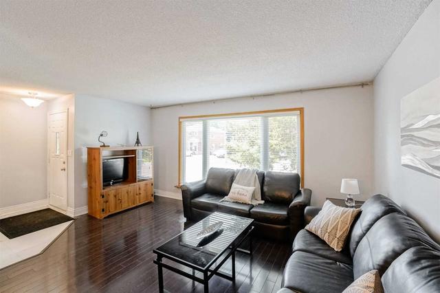 3575 Queenston Dr, House semidetached with 3 bedrooms, 2 bathrooms and 4 parking in Mississauga ON | Image 23