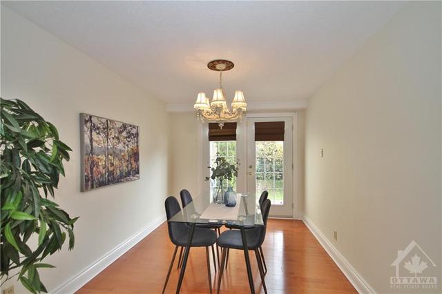 1041 Barwell Avenue, Home with 3 bedrooms, 3 bathrooms and 6 parking in Ottawa ON | Image 7