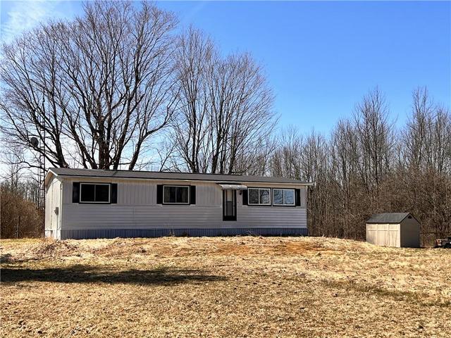 1782 Highway 15 Highway, House detached with 2 bedrooms, 1 bathrooms and 5 parking in Rideau Lakes ON | Image 9