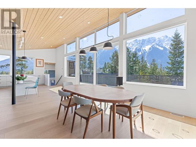 1764 Pinewood Drive, House detached with 5 bedrooms, 5 bathrooms and 5 parking in Pemberton BC | Image 8