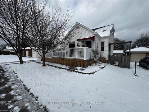 310 Cromwell St, Sarnia, ON, N7T3Y5 | Card Image