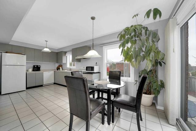 109 Major Wm Sharpe Dr, House detached with 4 bedrooms, 3 bathrooms and 4 parking in Brampton ON | Image 5