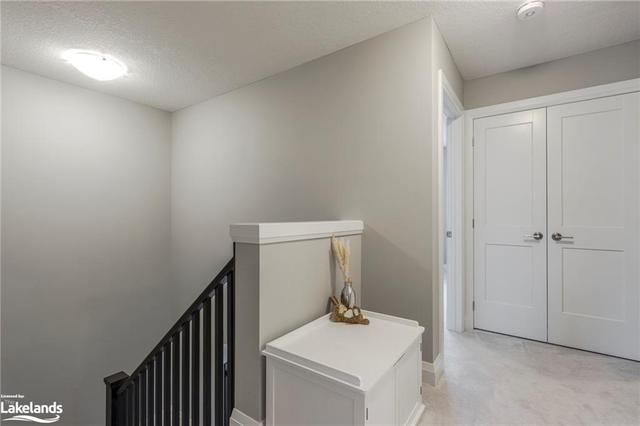 997 Wright Drive, House semidetached with 3 bedrooms, 2 bathrooms and 3 parking in Midland ON | Image 12