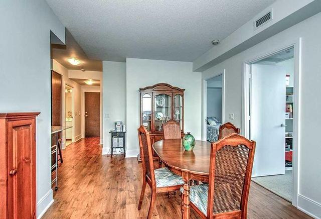 802 - 181 Wynford Dr, Condo with 2 bedrooms, 2 bathrooms and 1 parking in Toronto ON | Image 6
