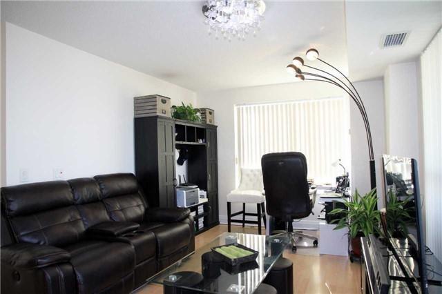 410 - 60 Town Centre Crt, Condo with 2 bedrooms, 1 bathrooms and 1 parking in Toronto ON | Image 3