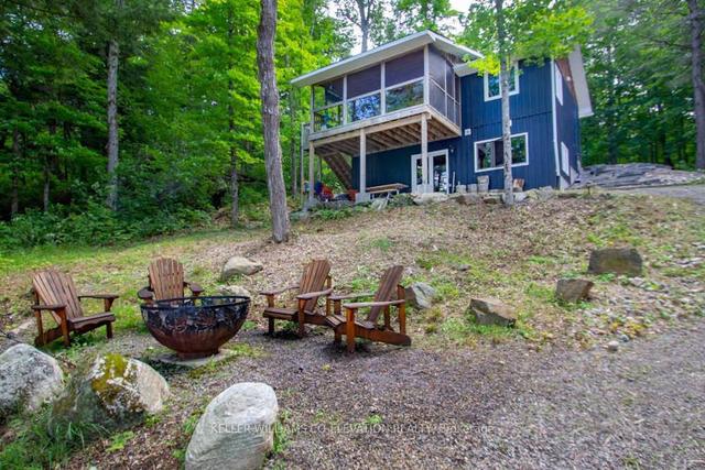 250 Simmons Lake Rd, House detached with 2 bedrooms, 1 bathrooms and 10 parking in Magnetawan ON | Image 1