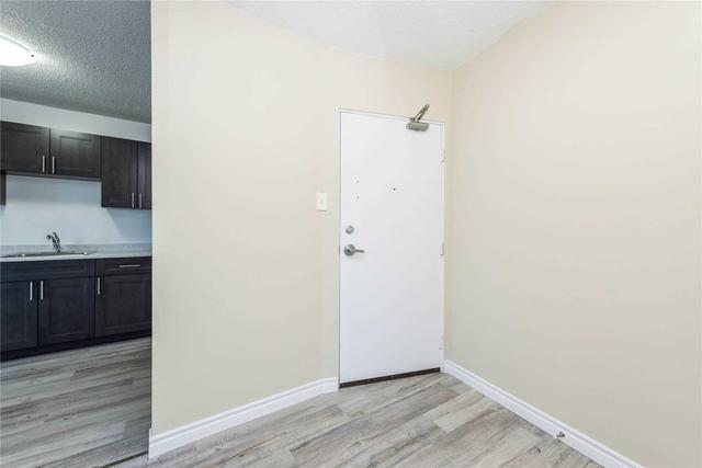 401 - 81 Millside Dr, Condo with 2 bedrooms, 2 bathrooms and 2 parking in Milton ON | Image 33