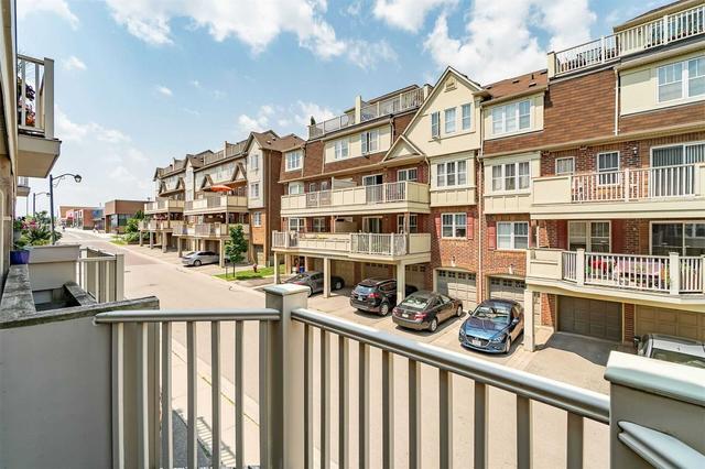 1 - 774 Neighbourhood Circ, Townhouse with 2 bedrooms, 2 bathrooms and 2 parking in Mississauga ON | Image 5