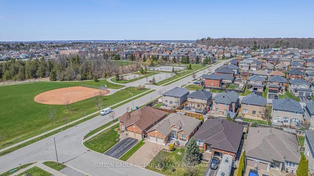 4 Falcon Cres, House detached with 2 bedrooms, 3 bathrooms and 6 parking in Barrie ON | Image 28