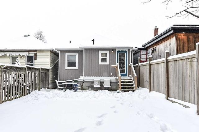 589 Mary St, House detached with 2 bedrooms, 1 bathrooms and 1 parking in Hamilton ON | Image 11