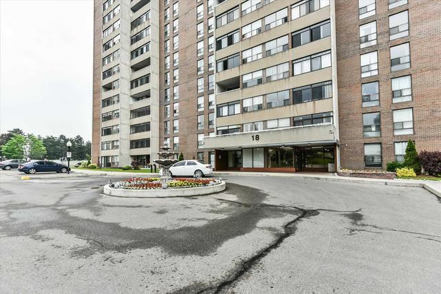 1801 - 18 Knightsbridge Rd, Condo with 3 bedrooms, 2 bathrooms and 1 parking in Brampton ON | Image 3