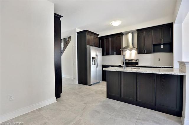 3035 Hibiscus Gdns, House attached with 4 bedrooms, 3 bathrooms and 2 parking in Oakville ON | Image 3