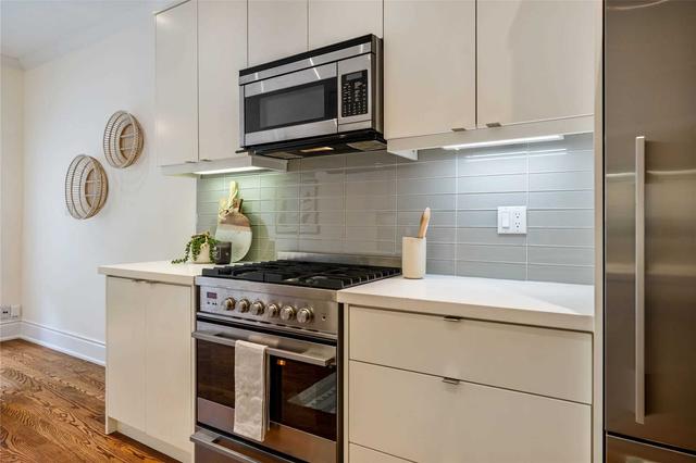 95 Walnut Ave, House semidetached with 2 bedrooms, 3 bathrooms and 1 parking in Toronto ON | Image 34