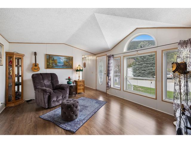 7 - 724 Devon Street, House detached with 2 bedrooms, 2 bathrooms and 2 parking in Creston BC | Image 6