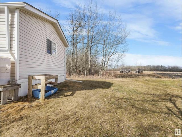5102 47 St, House other with 3 bedrooms, 2 bathrooms and null parking in Westlock County AB | Image 5