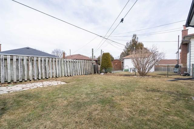 502 Fairleigh Ave, House detached with 3 bedrooms, 1 bathrooms and 2 parking in Oshawa ON | Image 30