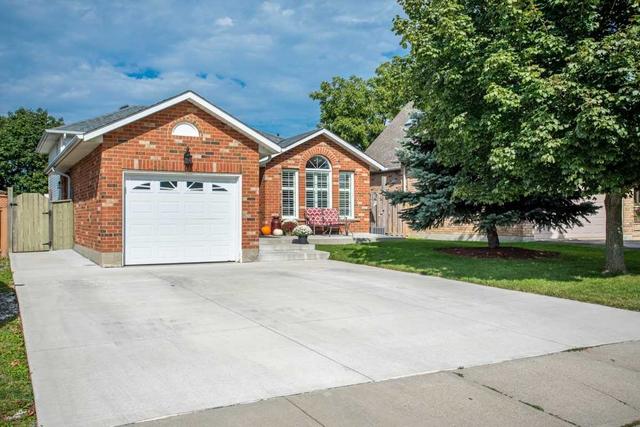 776 Acadia Dr, House detached with 3 bedrooms, 3 bathrooms and 3 parking in Hamilton ON | Image 1