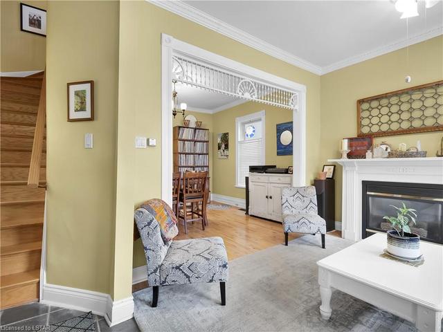 854 Lorne Avenue, House detached with 3 bedrooms, 1 bathrooms and 2 parking in London ON | Image 3