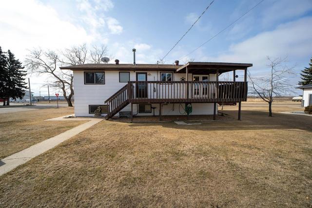 5101 48 Avenue, House detached with 4 bedrooms, 2 bathrooms and 4 parking in Sedgewick AB | Image 3