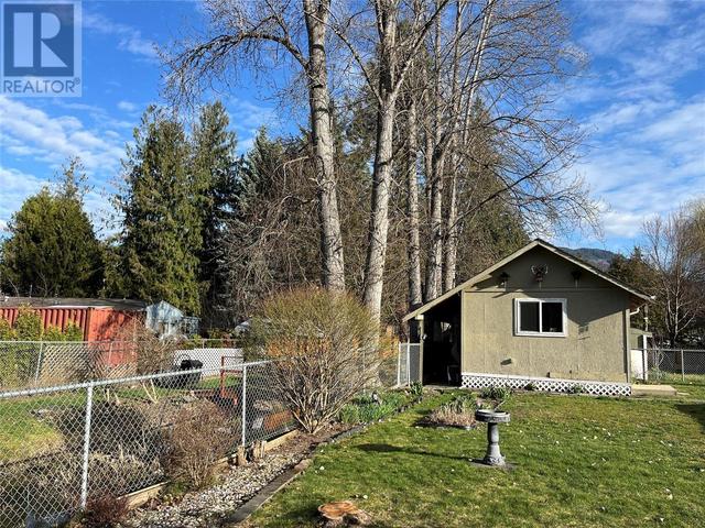 434 Oak Avenue, House detached with 3 bedrooms, 1 bathrooms and 6 parking in Sicamous BC | Image 35