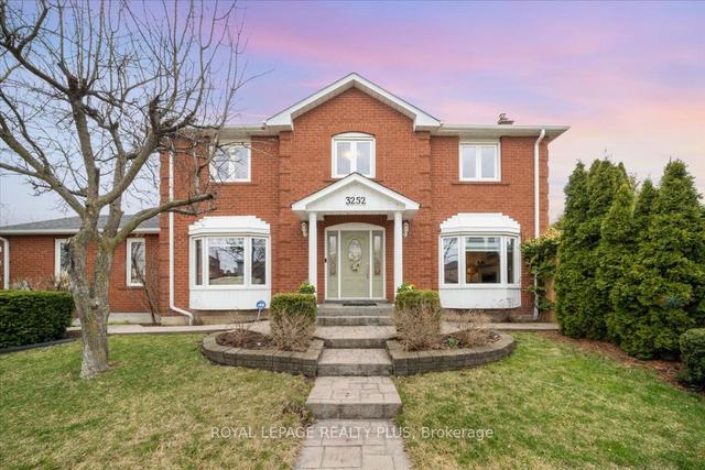 3252 Pilcom Cres, House detached with 4 bedrooms, 4 bathrooms and 5 parking in Mississauga ON | Image 23