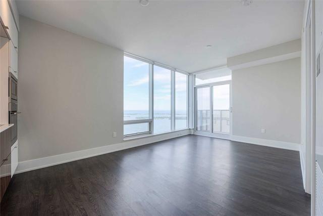 5705 - 10 York St, Condo with 2 bedrooms, 2 bathrooms and 1 parking in Toronto ON | Image 19