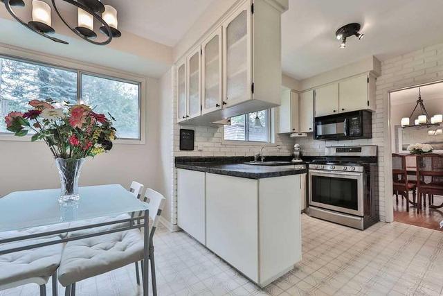1453 Shamrock Lane, House detached with 4 bedrooms, 3 bathrooms and 6 parking in Oakville ON | Image 6