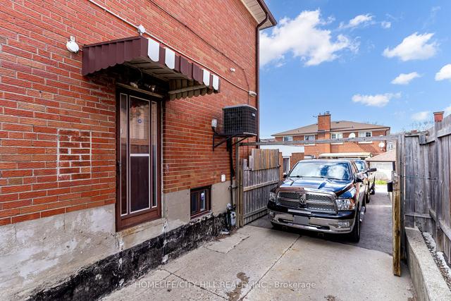1364 Lawrence Ave W, House semidetached with 3 bedrooms, 2 bathrooms and 4 parking in Toronto ON | Image 23