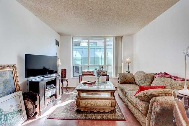 207 - 29 Pemberton Ave, Condo with 1 bedrooms, 1 bathrooms and 1 parking in Toronto ON | Image 2