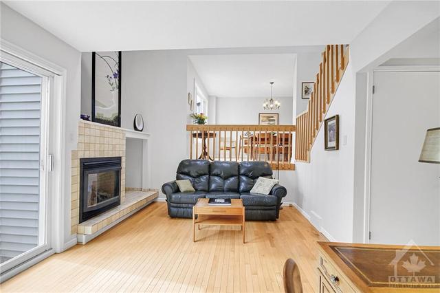 26 Ashburn Drive, House detached with 3 bedrooms, 3 bathrooms and 6 parking in Ottawa ON | Image 5