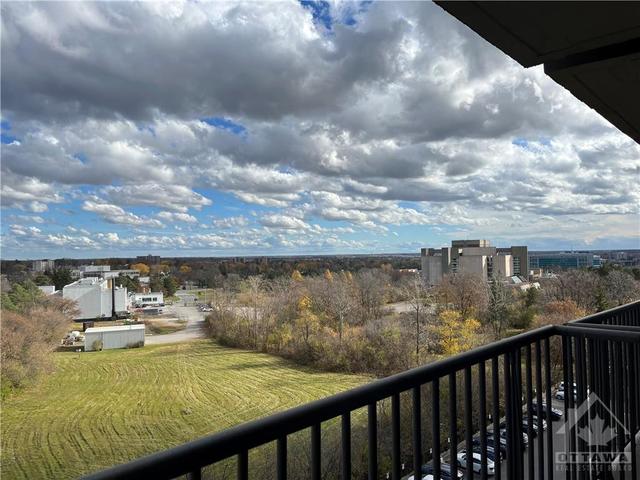 905 - 665 Bathgate Drive, Condo with 3 bedrooms, 2 bathrooms and 1 parking in Ottawa ON | Image 4
