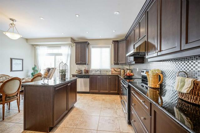 568 Valley Vista Dr, House detached with 4 bedrooms, 4 bathrooms and 6 parking in Vaughan ON | Image 2
