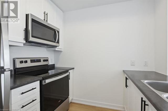 423 - 470 Dundas Street E, Condo with 2 bedrooms, 1 bathrooms and 1 parking in Hamilton ON | Image 9