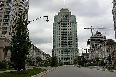 1002 - 17 Barberry Pl, Condo with 1 bedrooms, 1 bathrooms and 1 parking in Toronto ON | Image 7