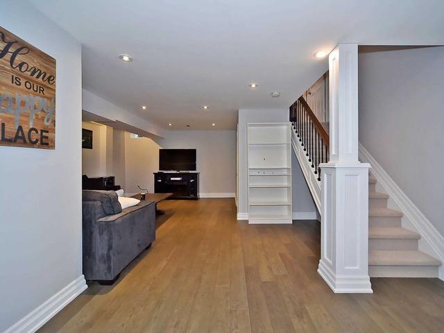 63 Sonoma Blvd, House attached with 2 bedrooms, 3 bathrooms and 2 parking in Vaughan ON | Image 6