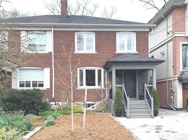 296 Manor Rd E, House semidetached with 3 bedrooms, 2 bathrooms and 1 parking in Toronto ON | Image 1