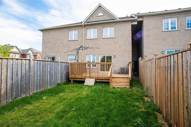 136 Frenchpark Circ, House attached with 3 bedrooms, 4 bathrooms and 4 parking in Brampton ON | Image 22