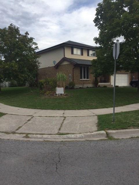 8 Tudor Terr, House detached with 3 bedrooms, 3 bathrooms and 2 parking in Belleville ON | Image 2