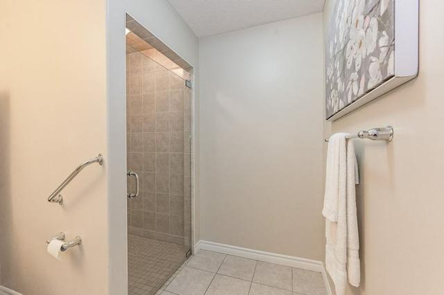 18 Creighton Ave, House detached with 3 bedrooms, 2 bathrooms and 4 parking in Guelph ON | Image 3