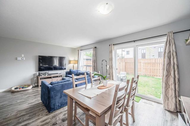 124 Summit Ridge Dr, House attached with 3 bedrooms, 3 bathrooms and 2 parking in Guelph ON | Image 4