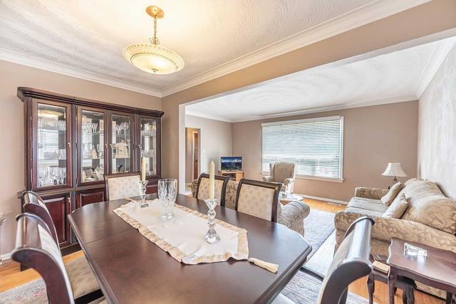 crt - 18 Ivanhoe Crt, House detached with 3 bedrooms, 2 bathrooms and 0 parking in Toronto ON | Image 24