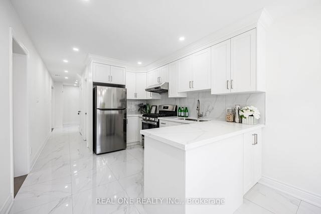 12 Sophia Rd, House detached with 4 bedrooms, 4 bathrooms and 5 parking in Markham ON | Image 4