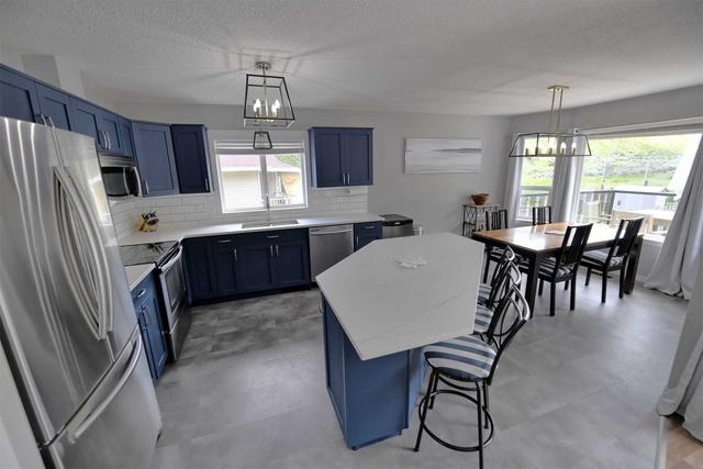 1286 Raven Dr, House detached with 4 bedrooms, 3 bathrooms and 4 parking in Kamloops BC | Image 17