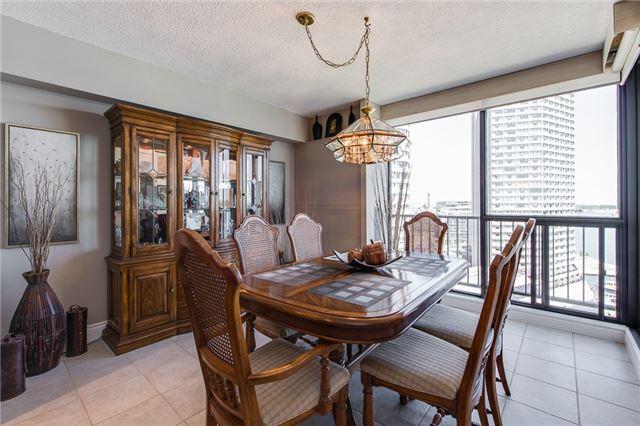 1827 - 33 Harbour Square, Condo with 2 bedrooms, 3 bathrooms and 1 parking in Toronto ON | Image 8