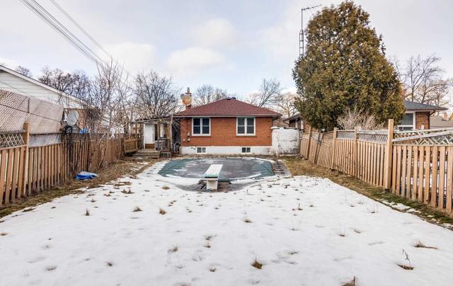 33 Barkwin Dr, House detached with 3 bedrooms, 3 bathrooms and 5 parking in Toronto ON | Image 20