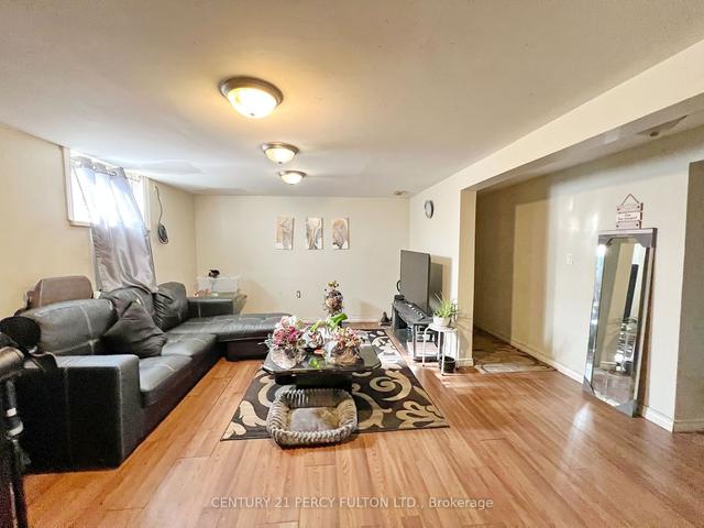 107 Seminole Ave, House detached with 3 bedrooms, 2 bathrooms and 6 parking in Toronto ON | Image 9