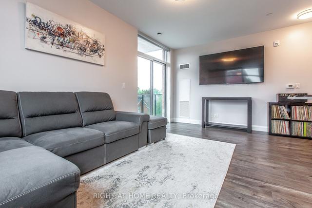 211 - 399 Queen St S, Condo with 2 bedrooms, 2 bathrooms and 1 parking in Kitchener ON | Image 4
