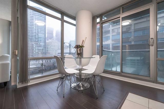 512 - 81 Navy Wharf Crt, Condo with 1 bedrooms, 1 bathrooms and 1 parking in Toronto ON | Image 3
