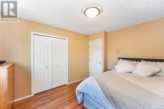 781 Cameo St, House detached with 5 bedrooms, 3 bathrooms and 4 parking in Saanich BC | Image 39
